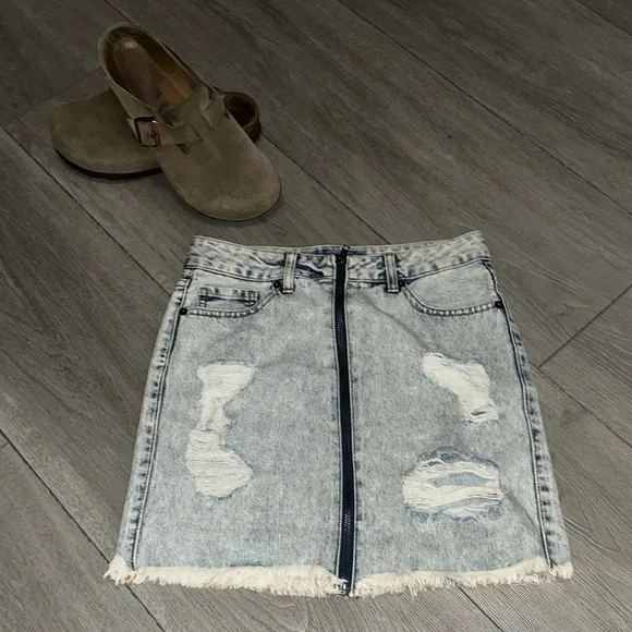 Forever 21 Denim Distressed Skirt - Blue size small - Picture 1 of 7
